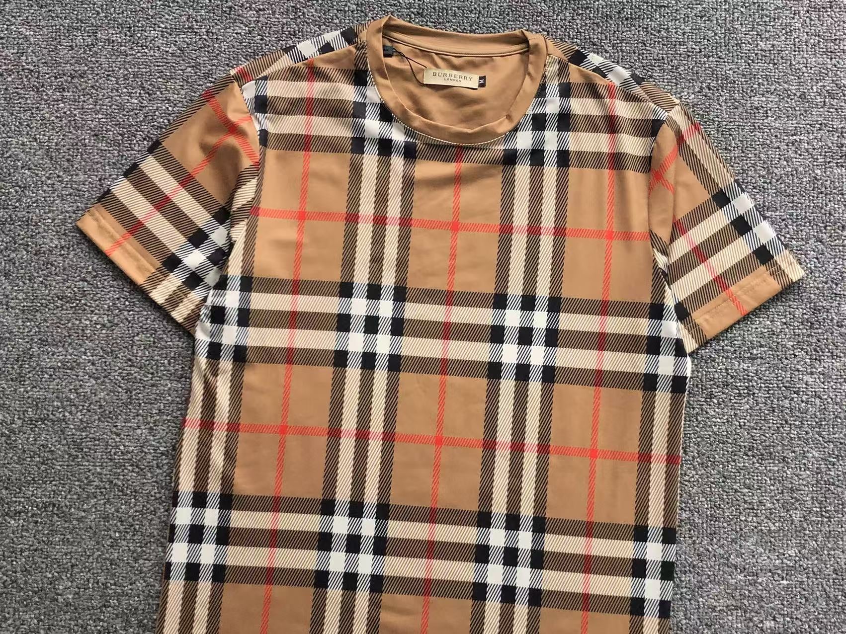 BURBERRY CHECK - PRINT T - SHIRT - Sin Sity Reps