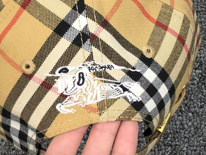 BURBERRY CHECKERED PRINT CAP WHITE LOGO - Sin Sity Reps