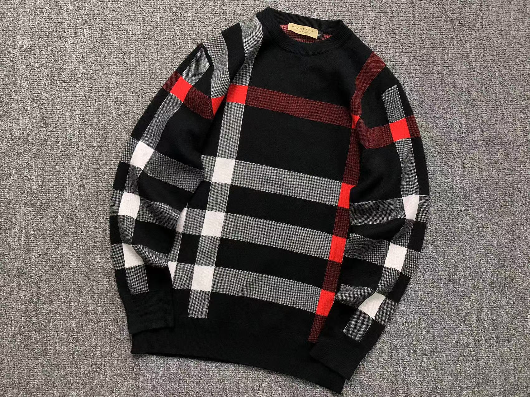 BURBERRY CHECKERED PRINT SWEATER BLACK - Sin Sity Reps