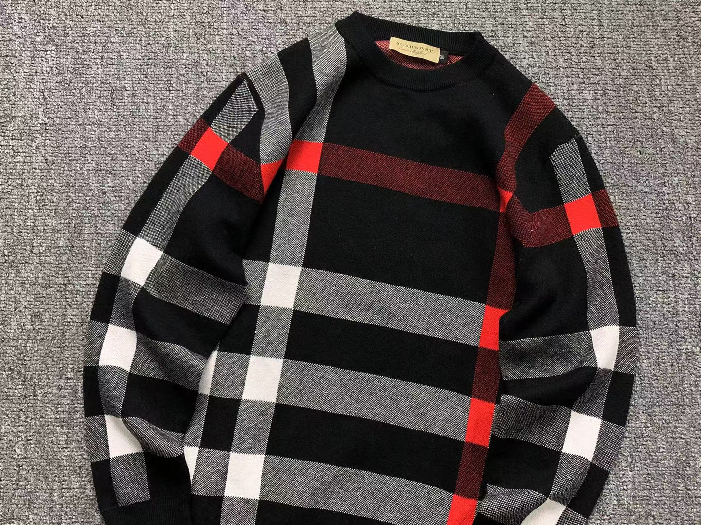 BURBERRY CHECKERED PRINT SWEATER BLACK - Sin Sity Reps