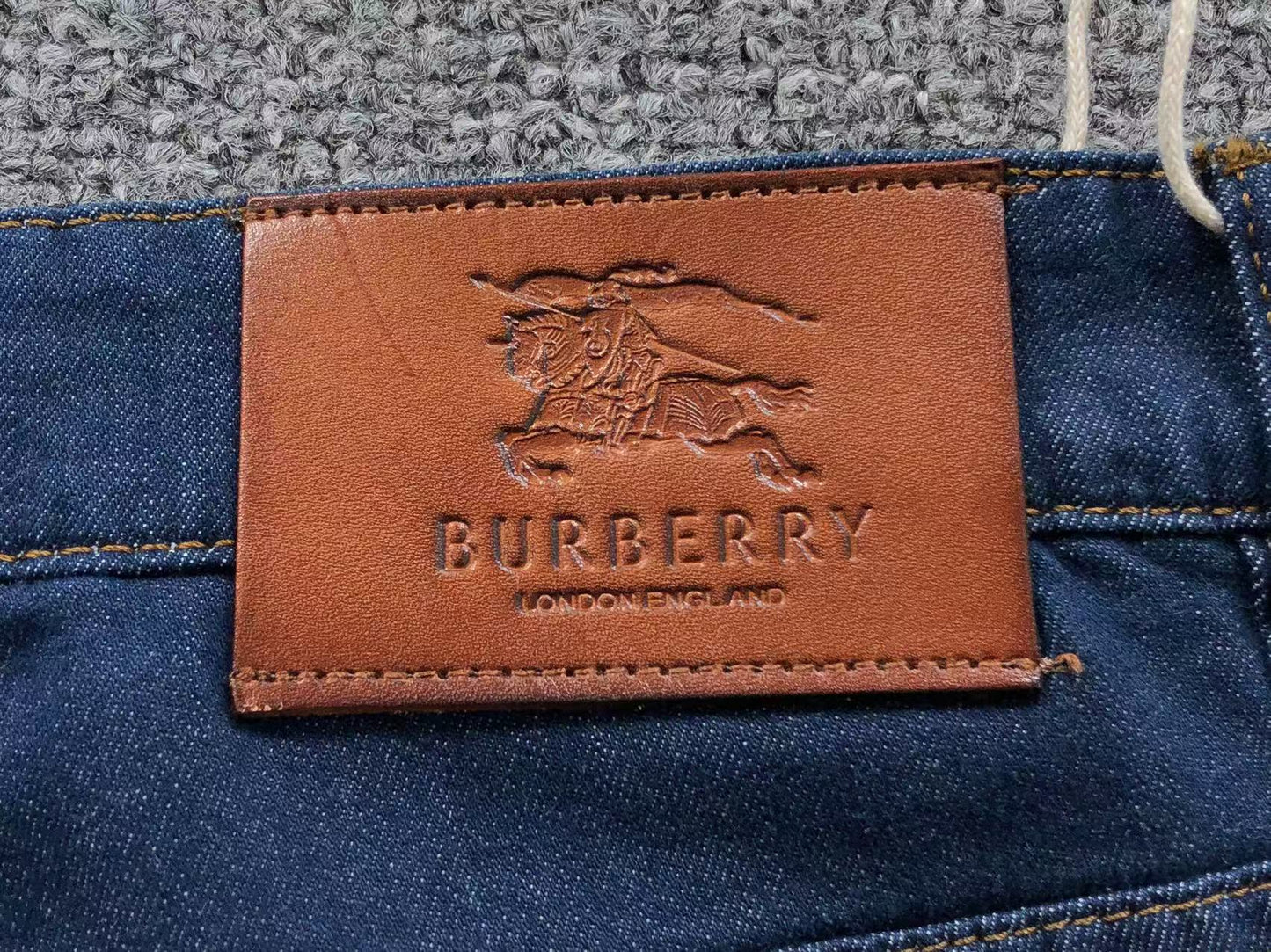 BURBERRY DENIM JEANS DARK BLUE - Sin Sity Reps