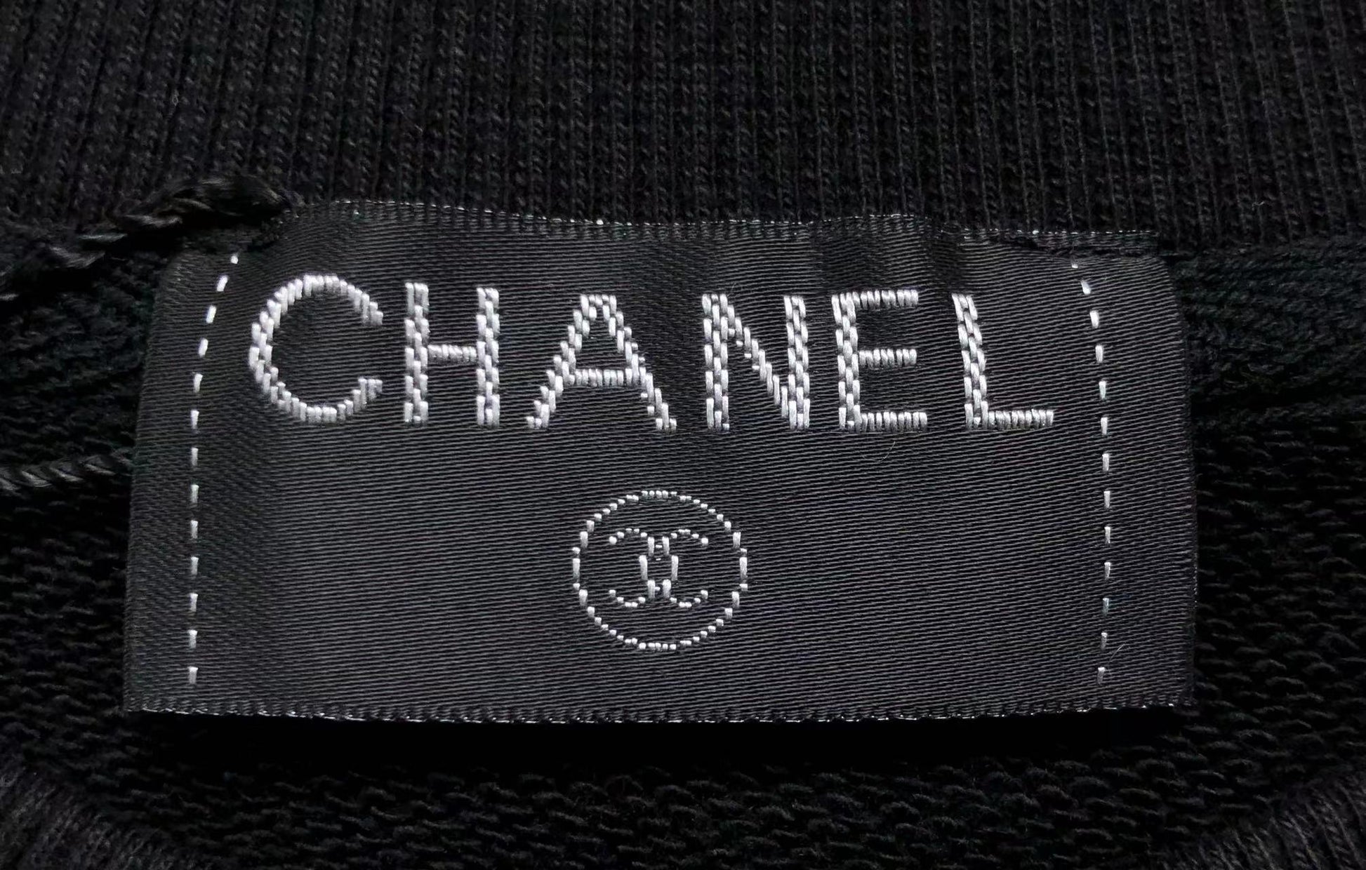 CHANEL CC LOGO SWEATSHIRT BLACK - Sin Sity Reps