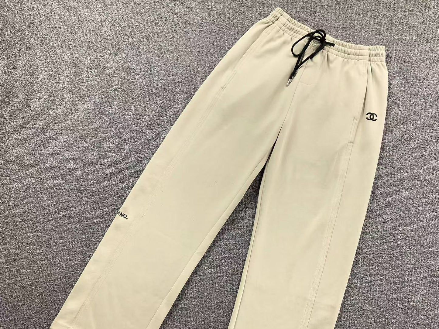 CHANEL SWEATPANTS BEIGE - Sin Sity Reps