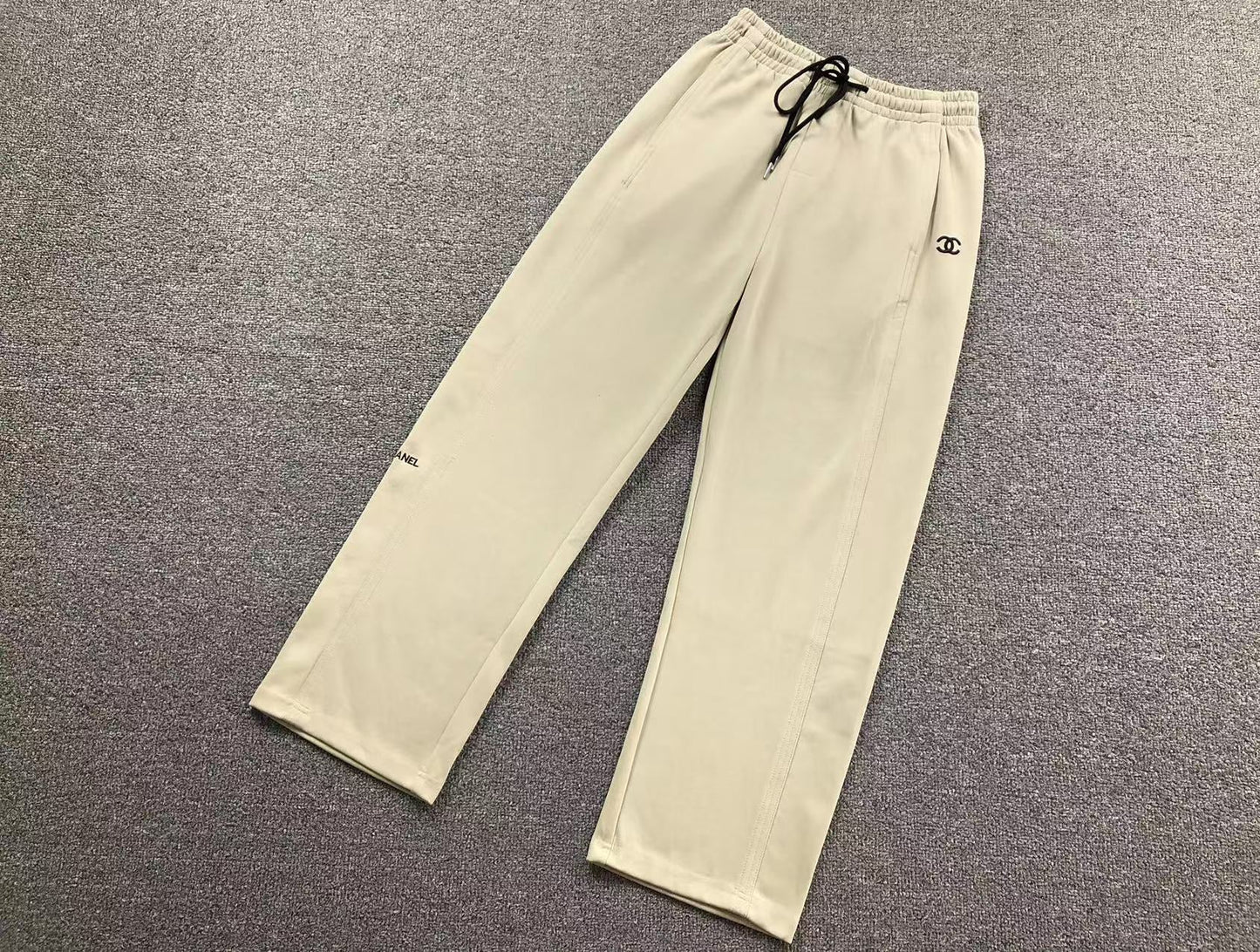 CHANEL SWEATPANTS BEIGE - Sin Sity Reps