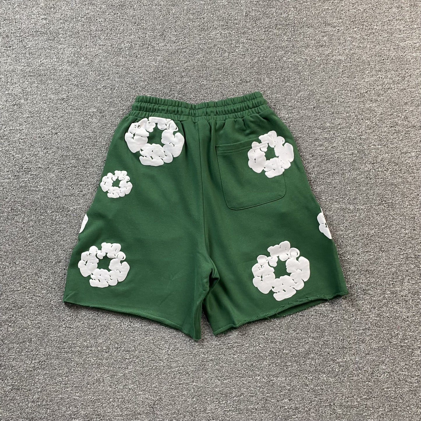 DENIM TEARS COTTON WREATH SHORTS GREEN - Sin Sity Reps