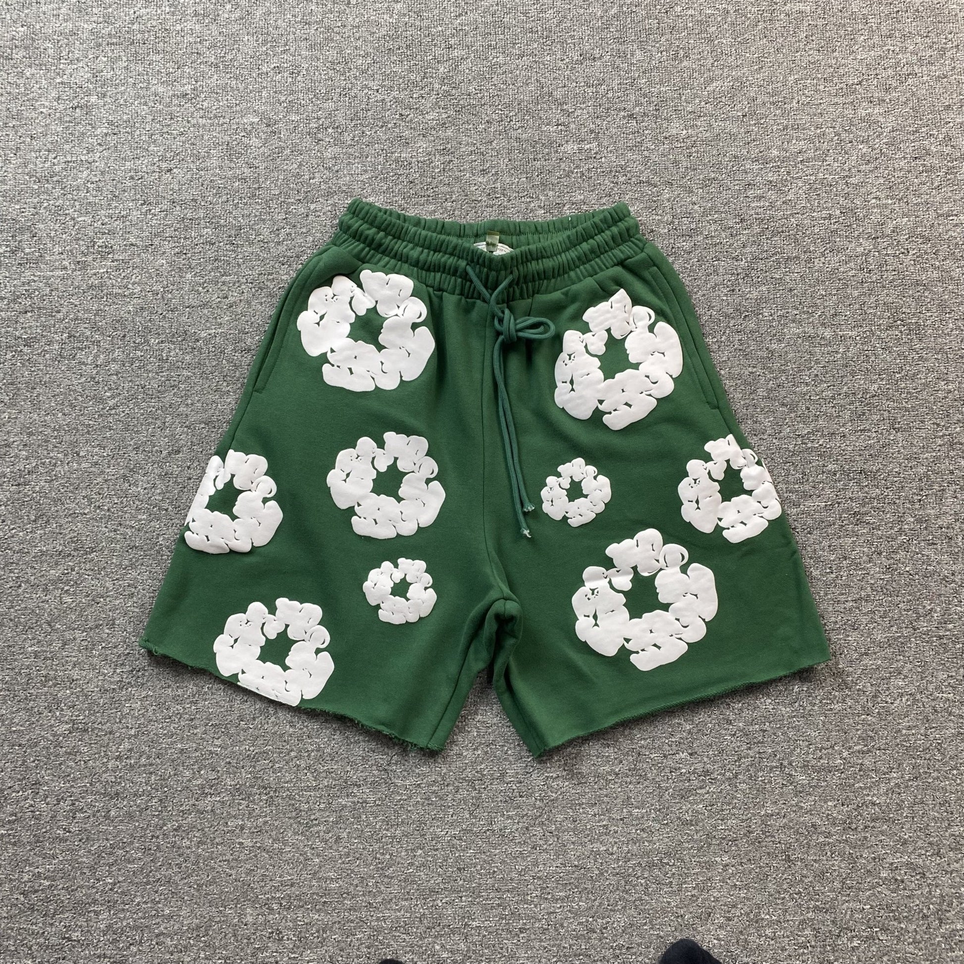 DENIM TEARS COTTON WREATH SHORTS GREEN - Sin Sity Reps