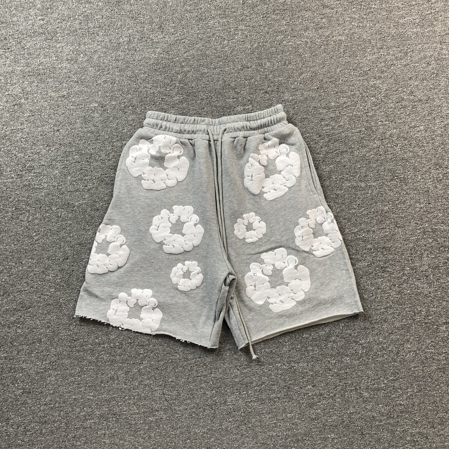 DENIM TEARS COTTON WREATH SHORTS GREY - Sin Sity Reps