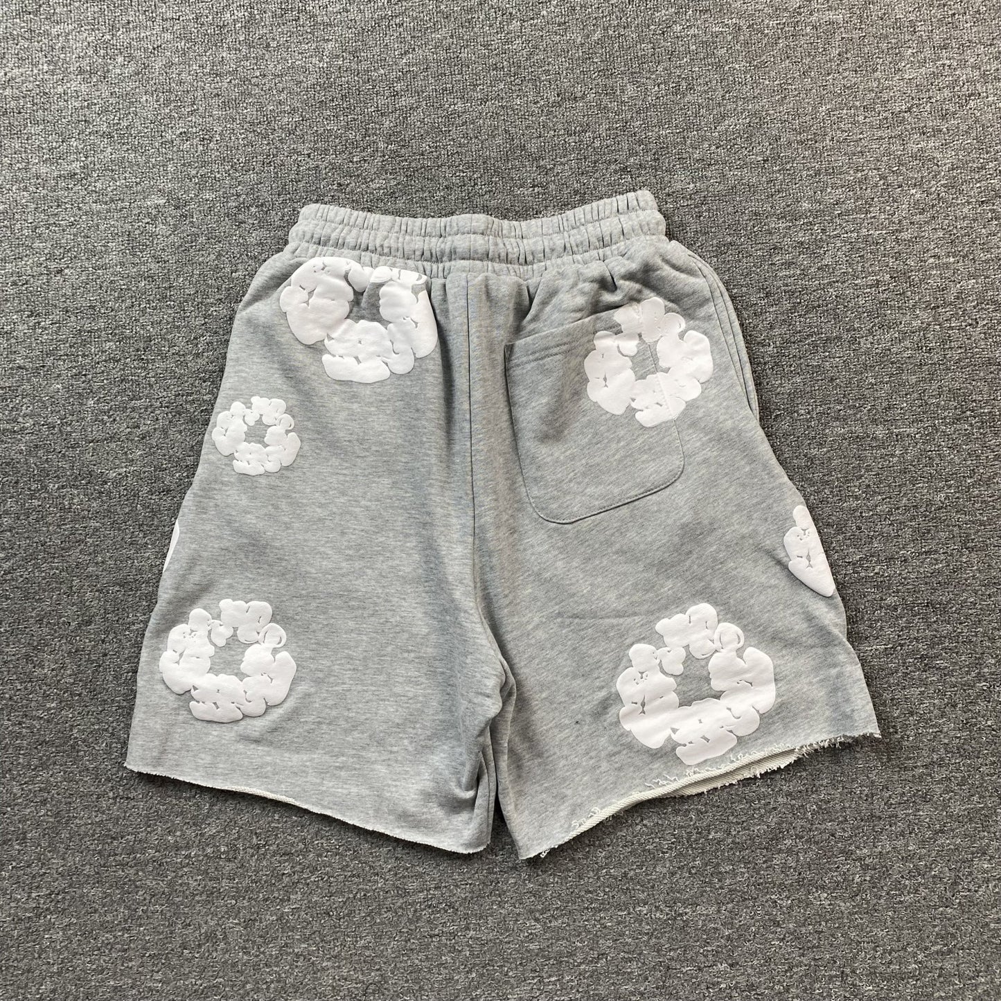 DENIM TEARS COTTON WREATH SHORTS GREY - Sin Sity Reps