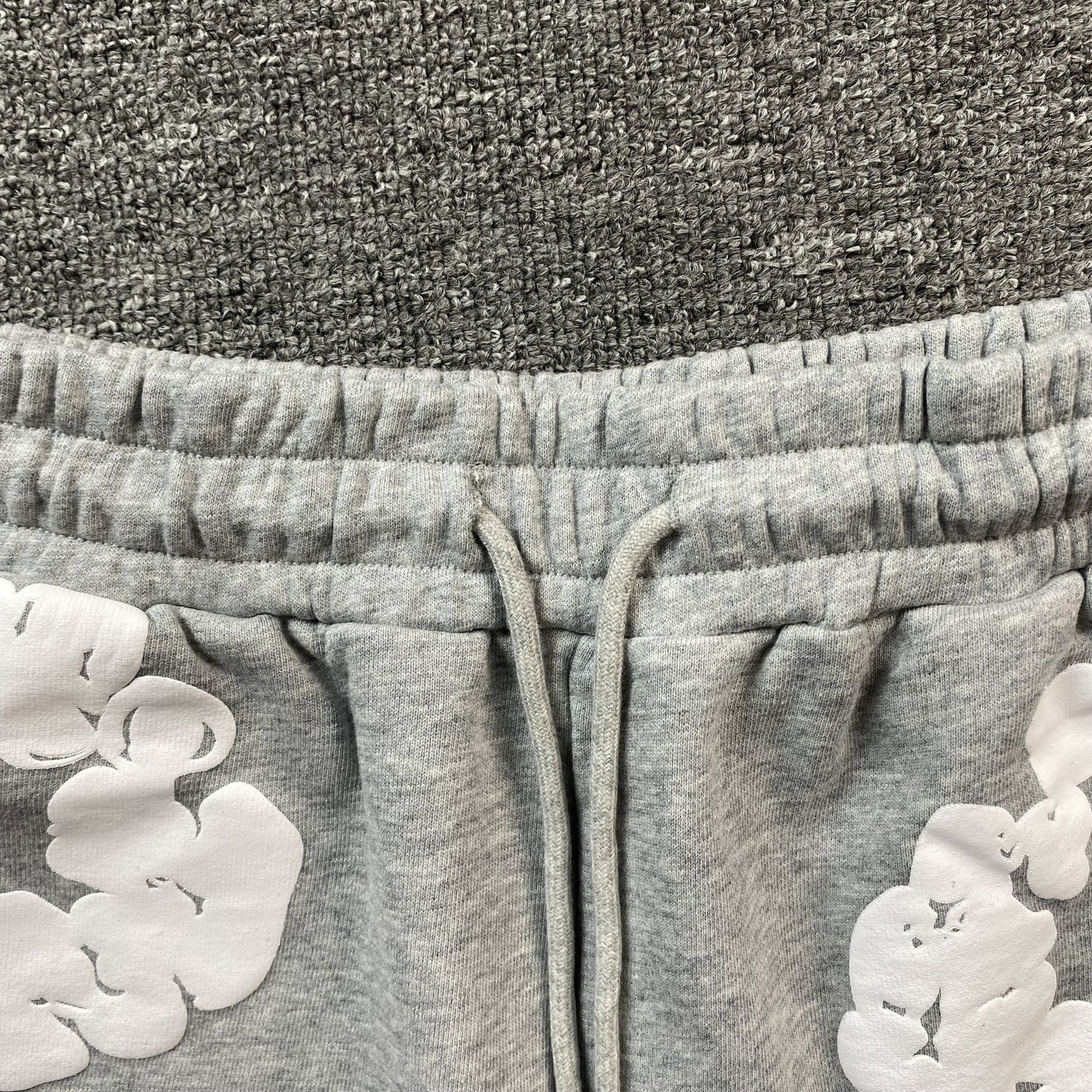 DENIM TEARS COTTON WREATH SHORTS GREY - Sin Sity Reps