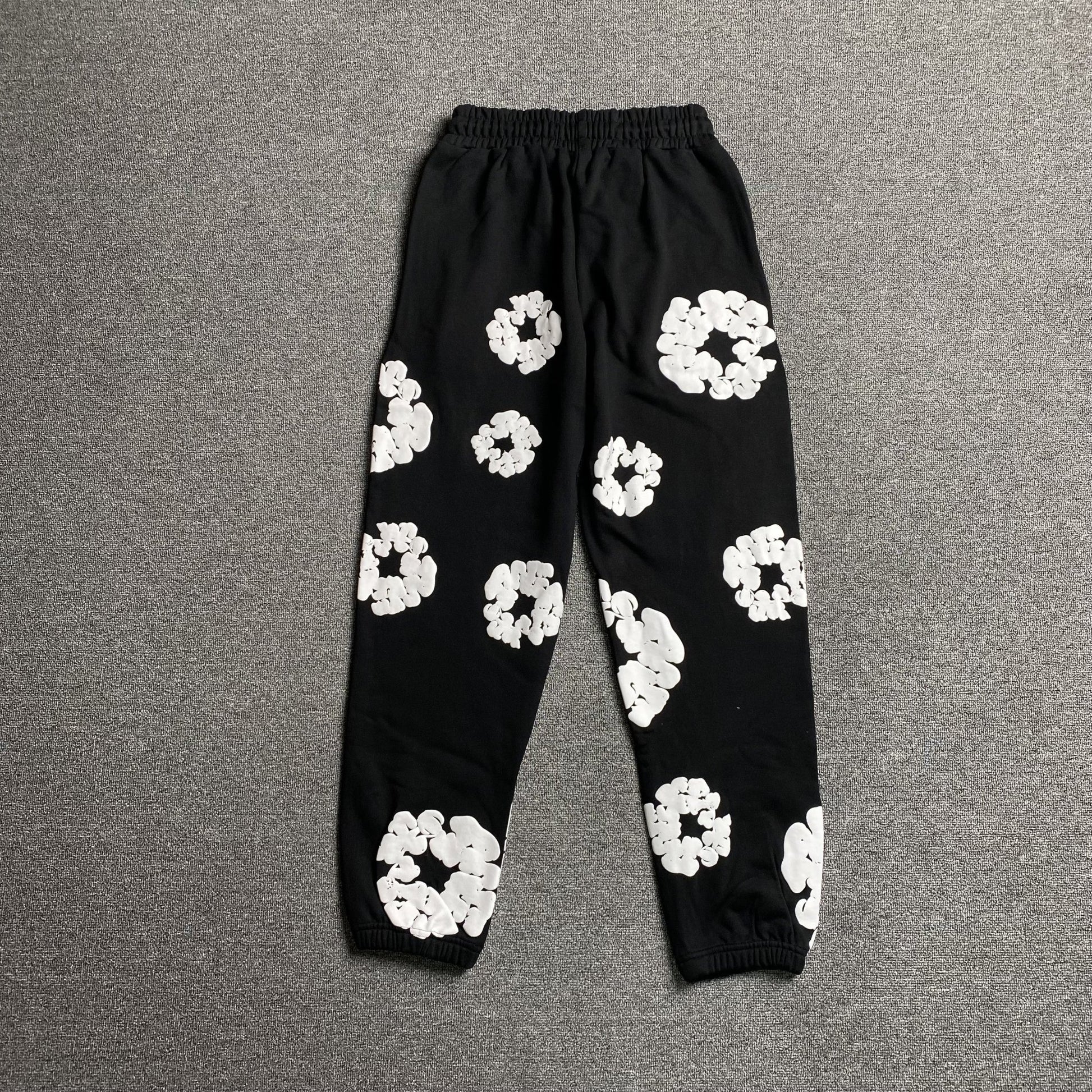 DENIM TEARS COTTON WREATH SWEATPANTS BLACK - Sin Sity Reps