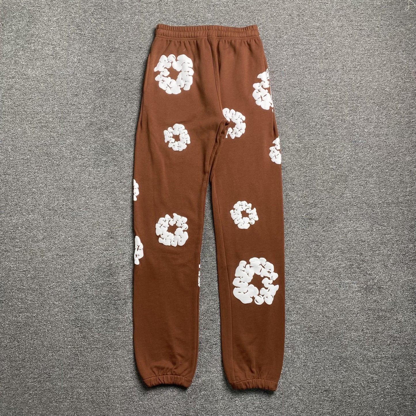 DENIM TEARS COTTON WREATH SWEATPANTS BROWN - Sin Sity Reps