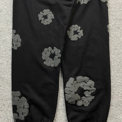 DENIM TEARS COTTON WREATH SWEATPANTS MONOCHROME BLACK - Sin Sity Reps