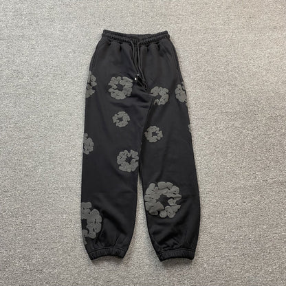 DENIM TEARS COTTON WREATH SWEATPANTS MONOCHROME BLACK - Sin Sity Reps