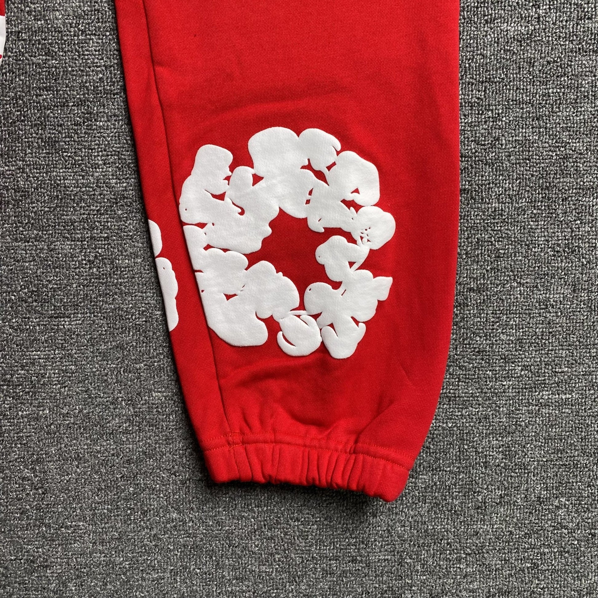 DENIM TEARS COTTON WREATH SWEATPANTS RED - Sin Sity Reps