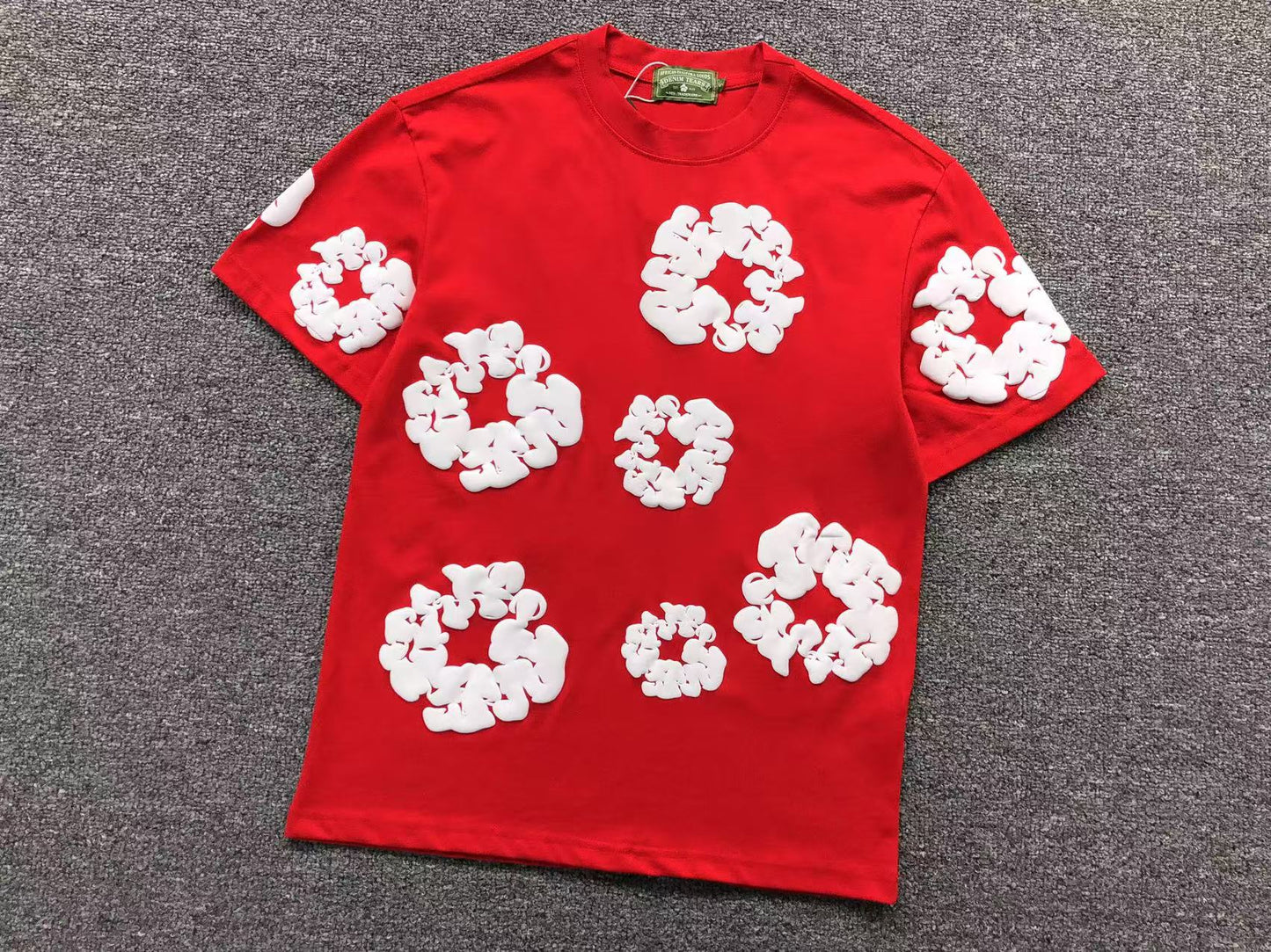 DENIM TEARS COTTON WREATH T - SHIRT RED - Sin Sity Reps