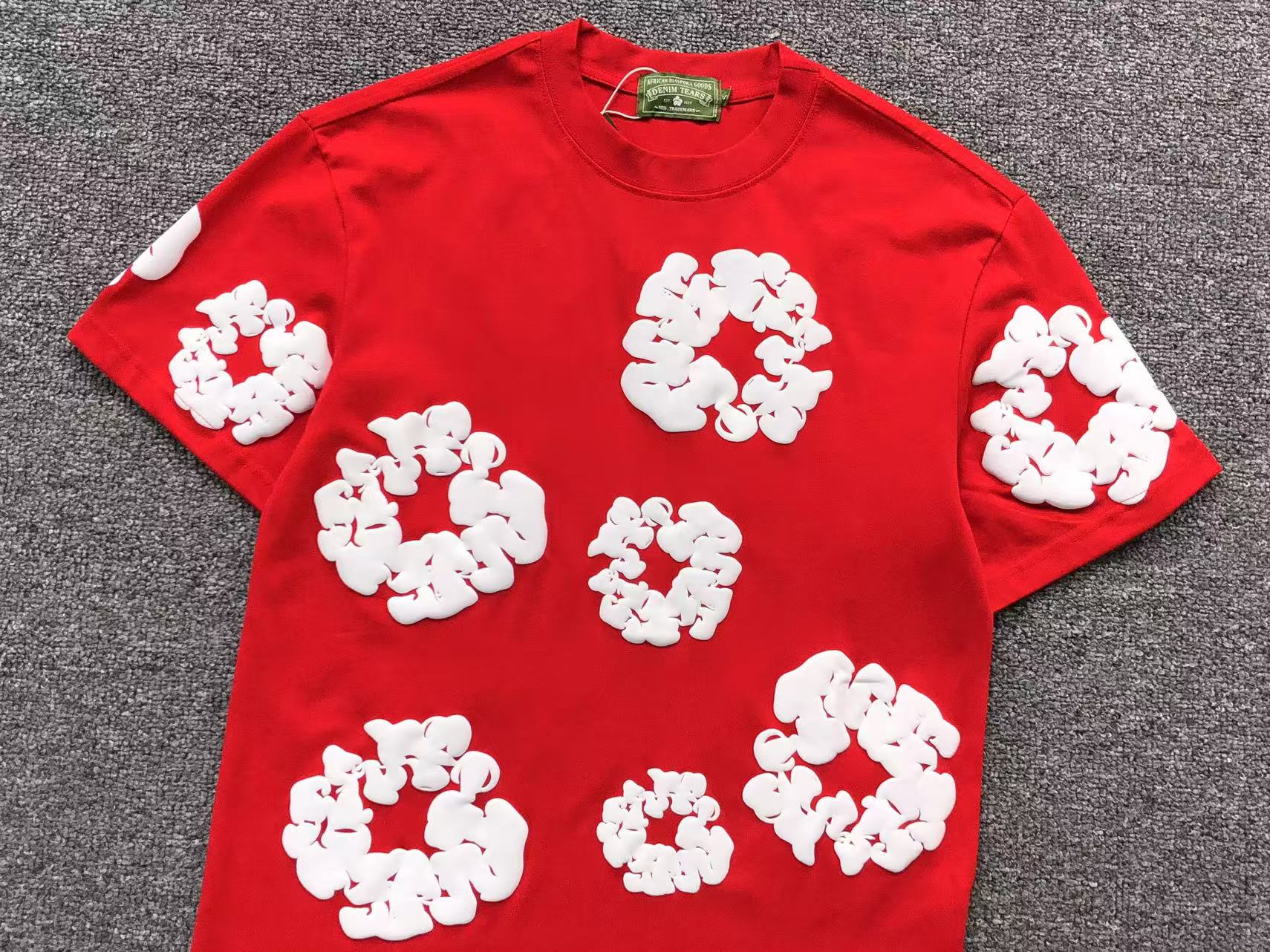 DENIM TEARS COTTON WREATH T - SHIRT RED - Sin Sity Reps