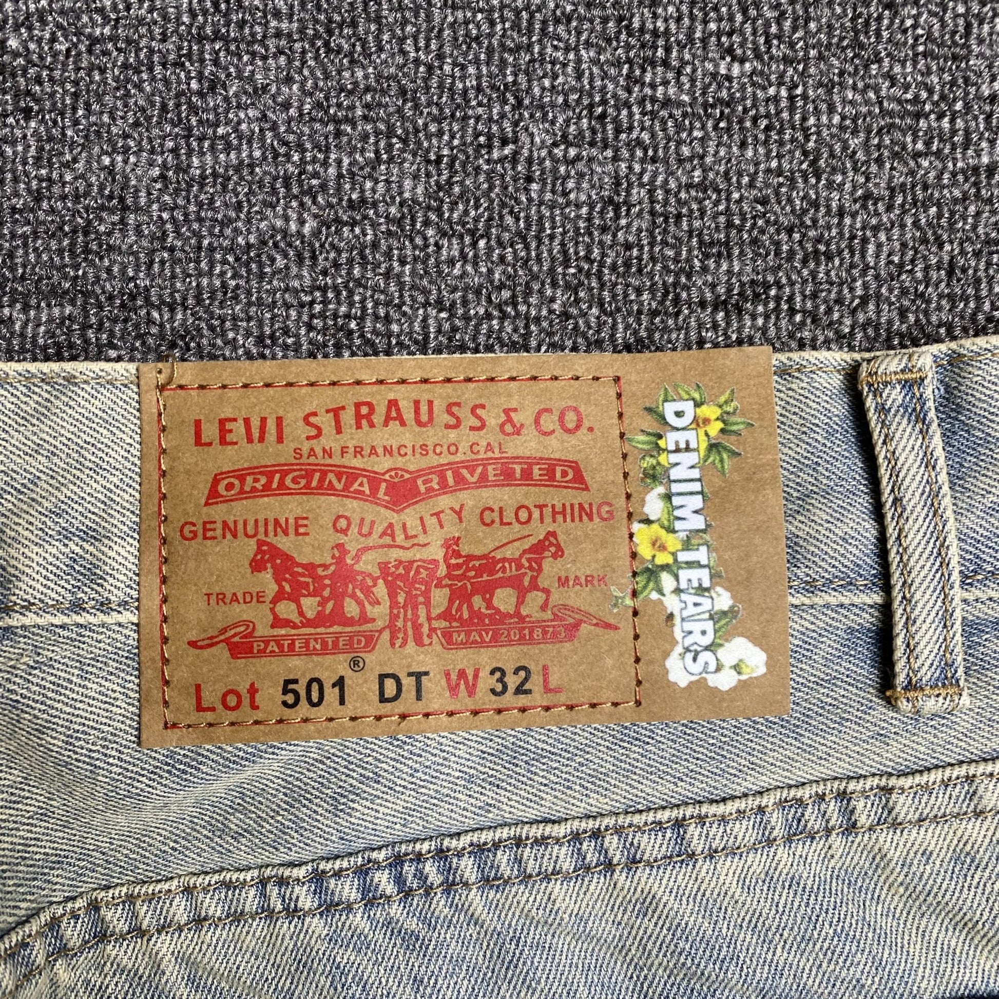 DENIM TEARS x LEVI'S DIRTY WASH WREATH JEANS LIGHT WASH - Sin Sity Reps