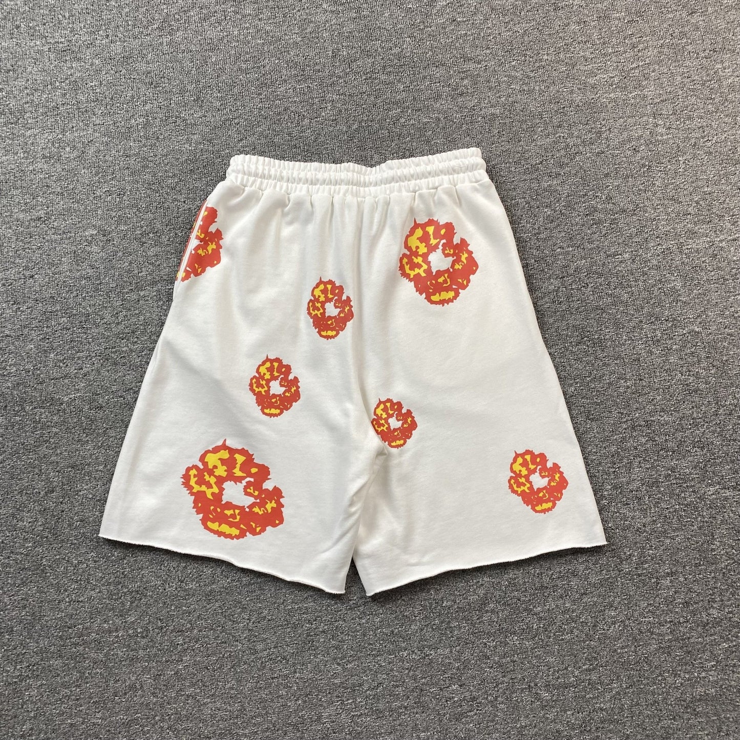 DENIM TEARS x OFFSET COTTON WREATH SHORTS WHITE - Sin Sity Reps