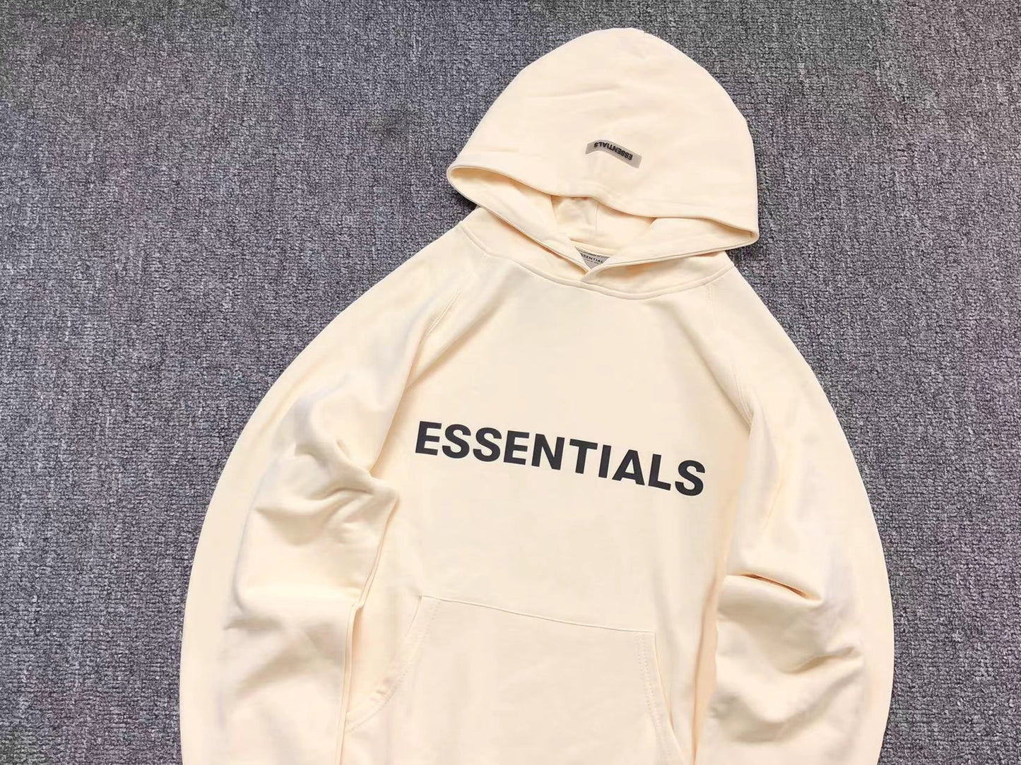 FEAR OF GOD ESSENTIALS PULLOVER HOODIE APPLIQUE LOGO CREAM - Sin Sity Reps