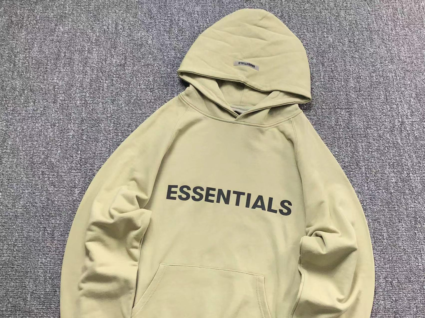 FEAR OF GOD ESSENTIALS PULLOVER HOODIE APPLIQUE LOGO SAND - Sin Sity Reps