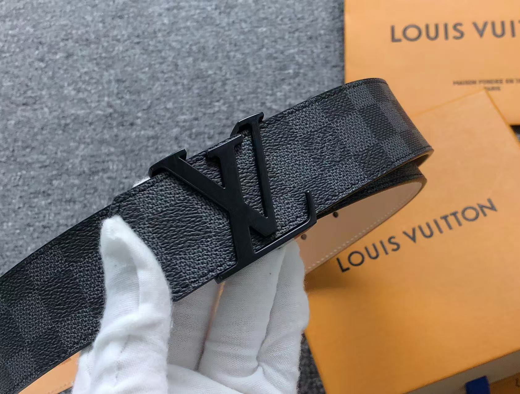 LOUIS VUITTON LV INITIALES BELT GRAPHITE BLACK - Sin Sity Reps