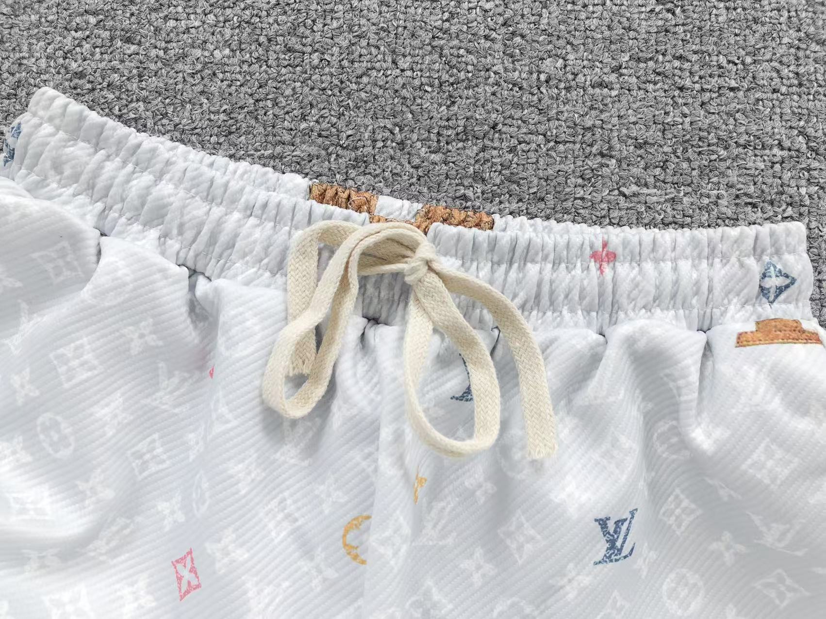 LOUIS VUITTON MONOGRAM SHORTS MULTICOLOR LIGHT GREY - Sin Sity Reps