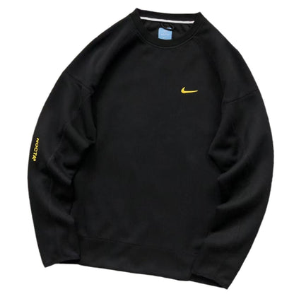 NIKE x NOCTA TECH FLEECE CREWNECK STADIUM BLACK GOLD - Sin Sity Reps