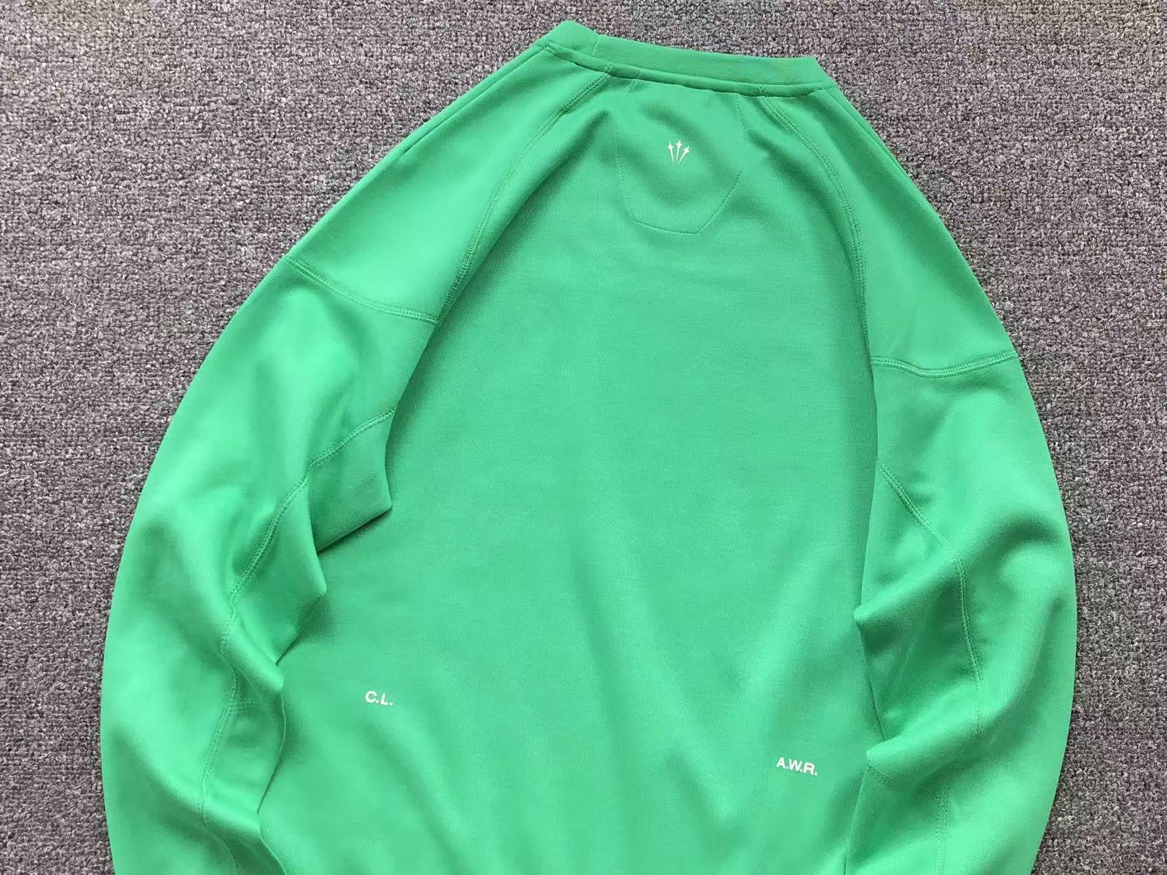 NIKE x NOCTA TECH FLEECE CREWNECK STADIUM GREEN SAIL - Sin Sity Reps