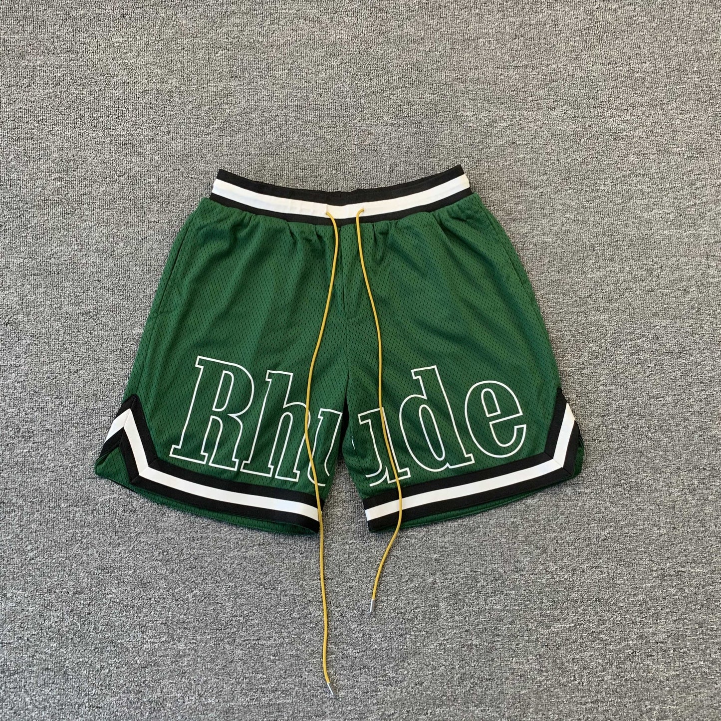 RHUDE COURT LOGO SHORTS GREEN - Sin Sity Reps