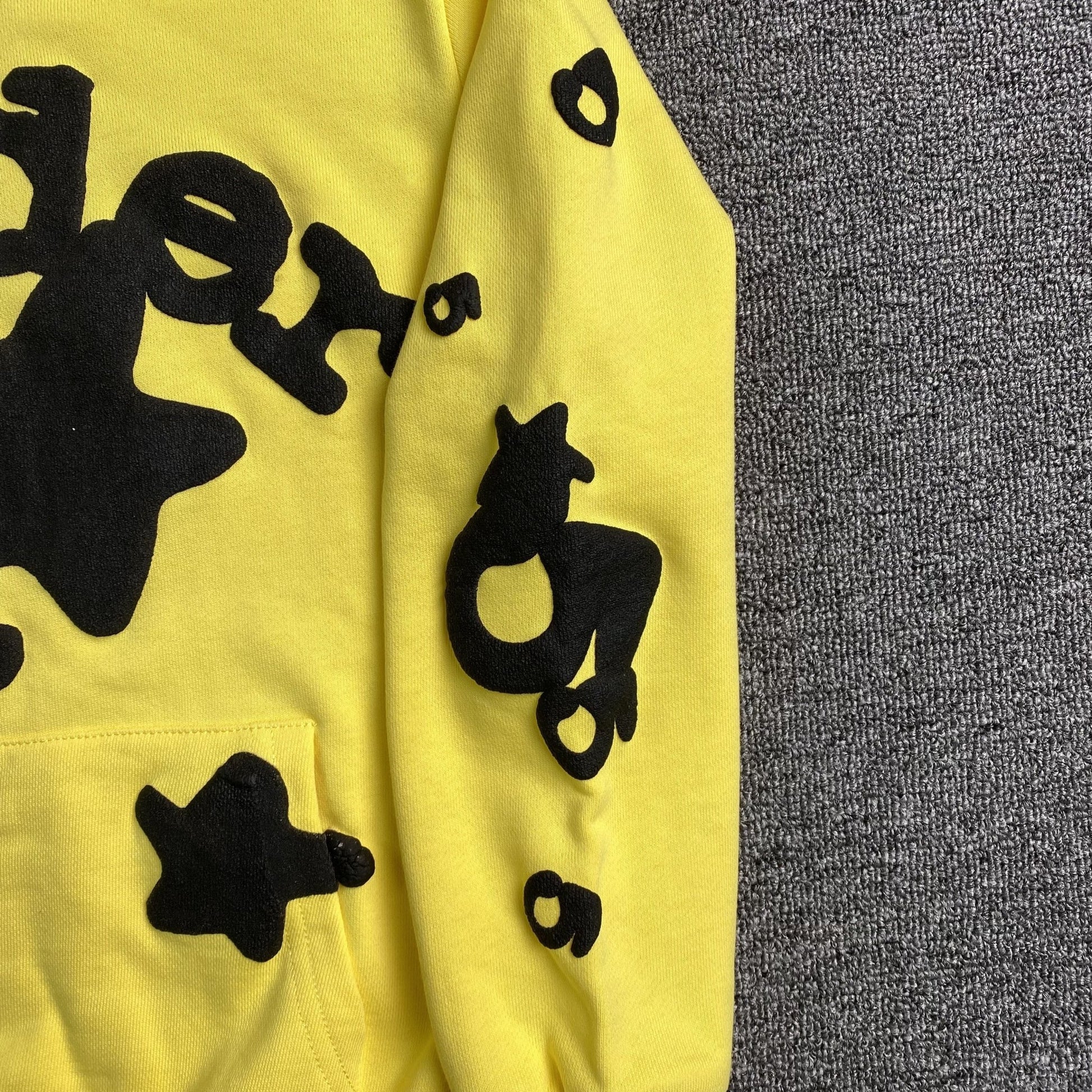 SP5DER BELUGA HOODIE GOLD - Sin Sity Reps