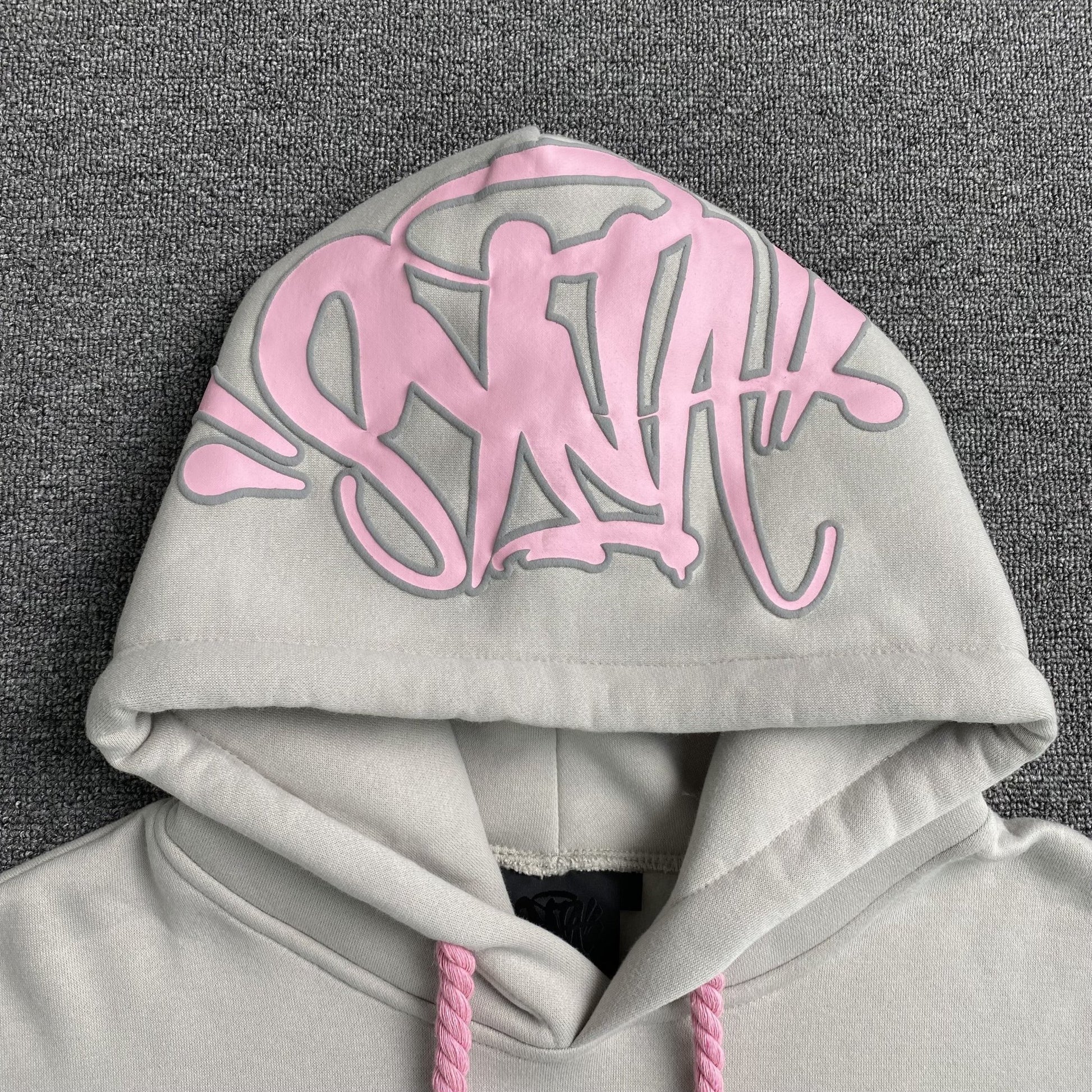 SYNA WORLD HOOD LOGO HOODIE GREY PINK - Sin Sity Reps