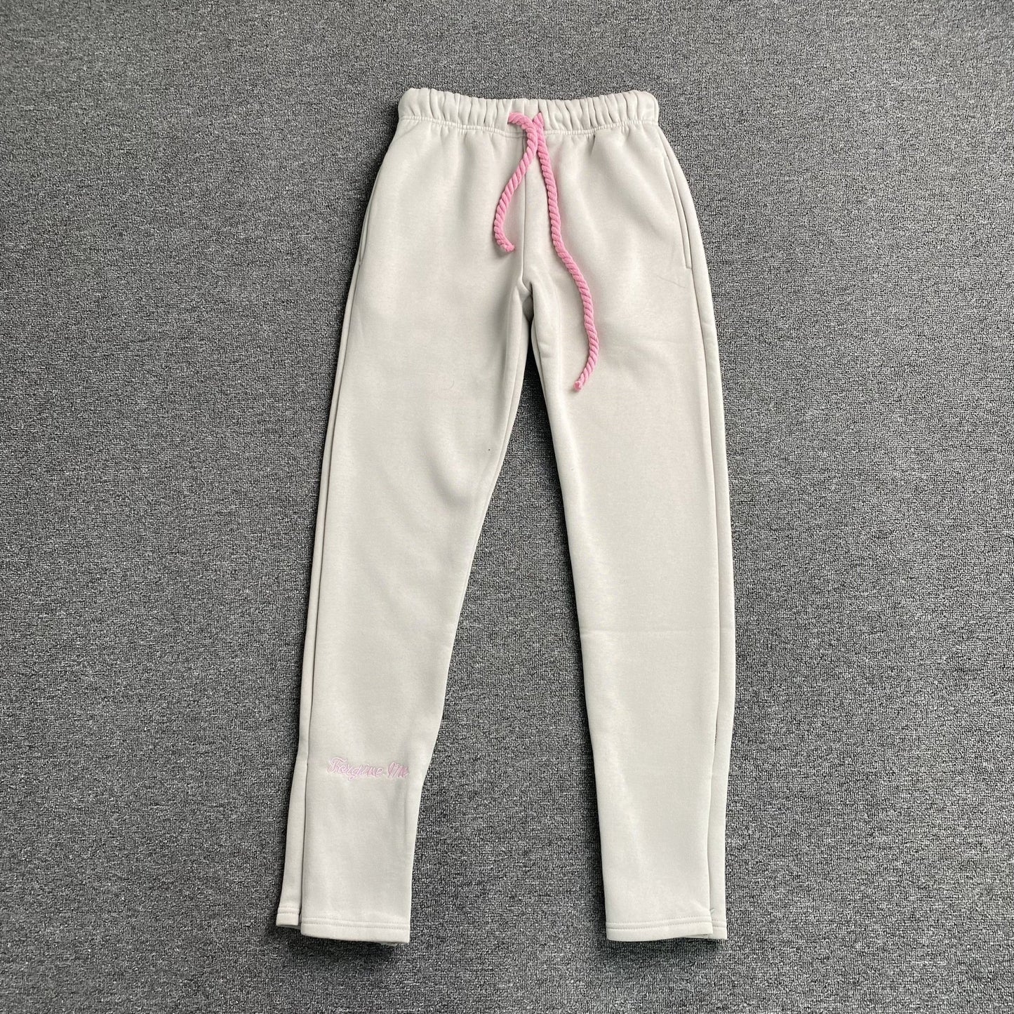 SYNA WORLD SYNA LOGO SWEATPANTS GREY PINK - Sin Sity Reps