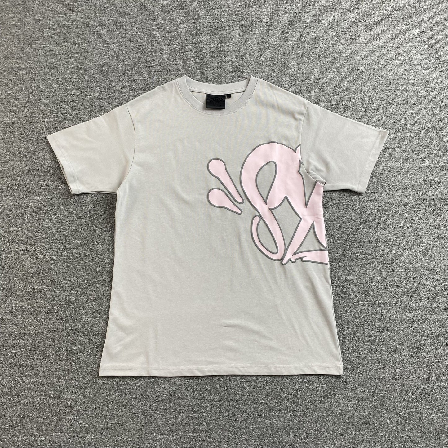 SYNA WORLD T - SHIRT GREY PINK - Sin Sity Reps