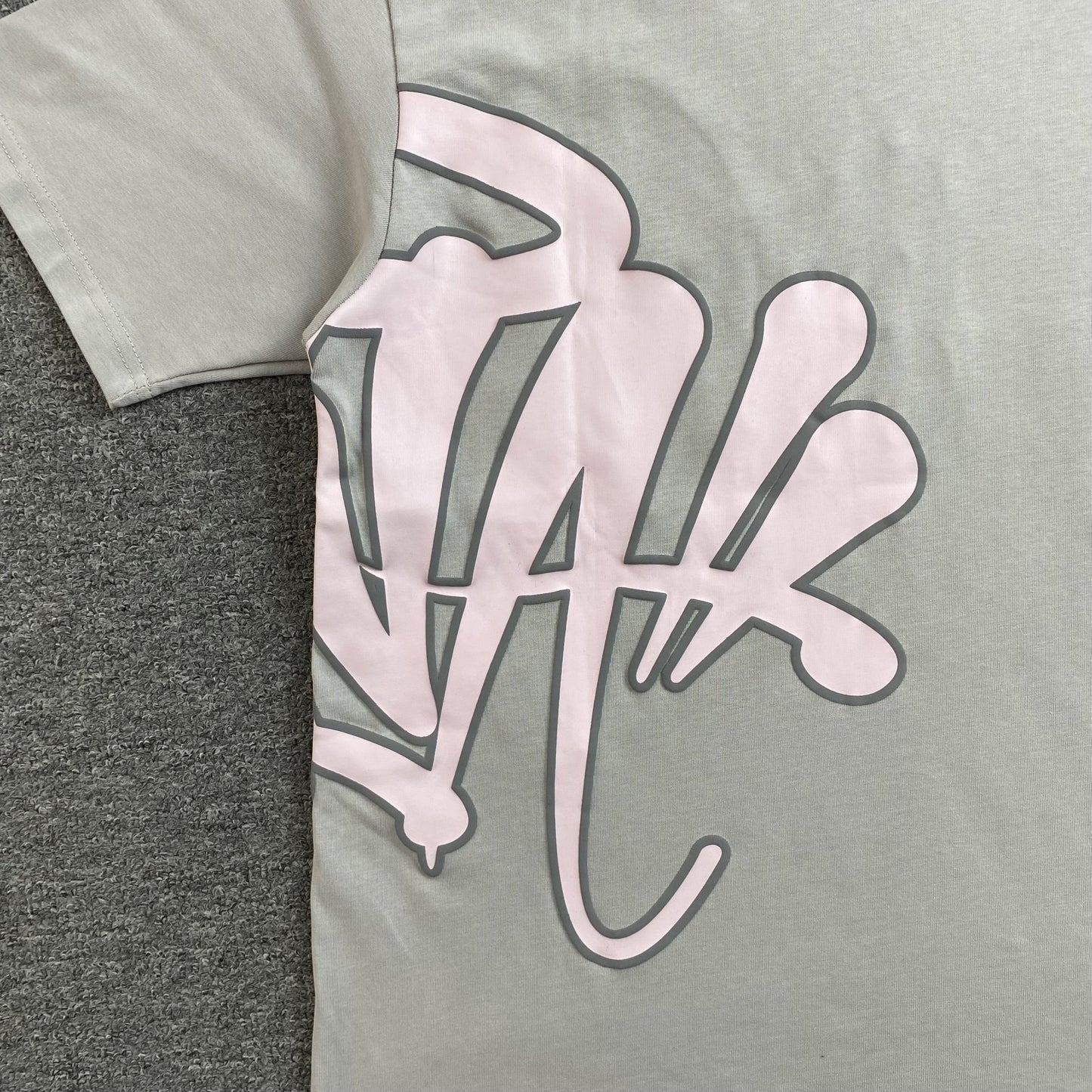 SYNA WORLD T - SHIRT GREY PINK - Sin Sity Reps